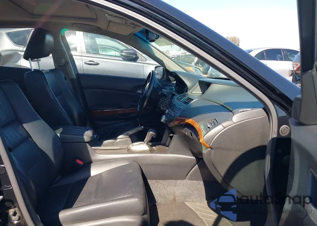 1HGCP3F80BA016527: 43115080