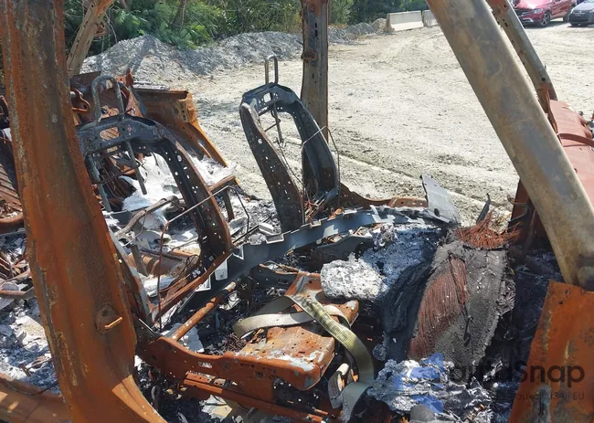 1C4HJXDN8LW220728: 43116349