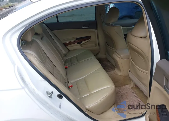 1HGCP26808A075337: 43117109