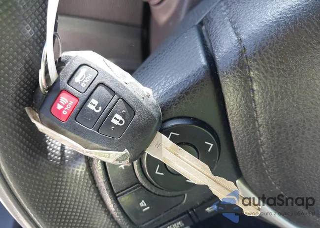 2T1BURHE4EC211247: 43117118