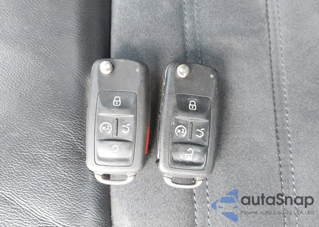 1VWCN7A33DC096210: 43118350