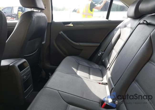 3VWDP7AJ6CM323996: 43117715