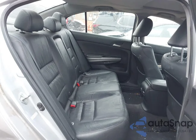 1HGCP3F83AA019291: 43117972