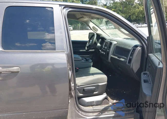 1C6RR6FT7JS244646: 43119344