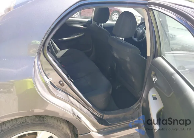 2T1BU4EE5BC555477: 43119617