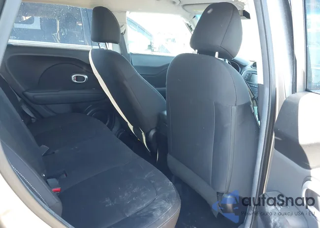 KNDJN2A28J7614319: 43118762