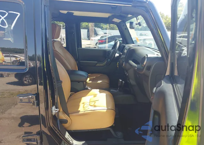 1C4BJWDG3JL879722: 43119087