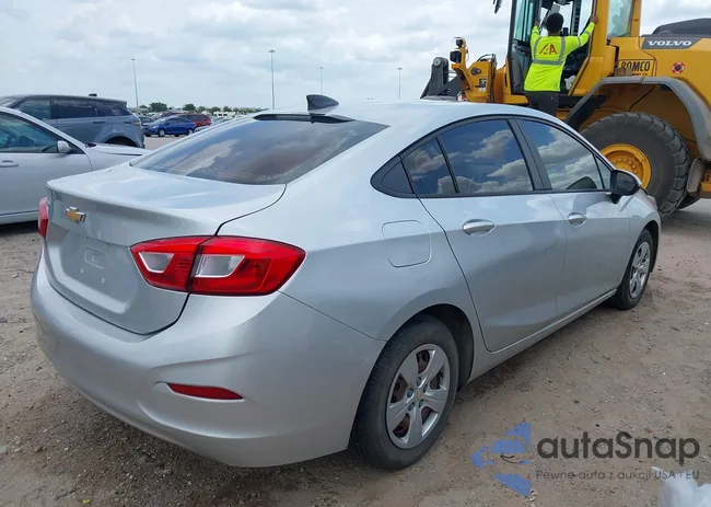 1G1BC5SM0J7143965: 43120443