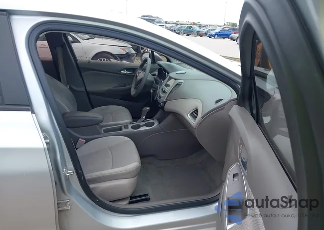 1G1BC5SM0J7143965: 43120443