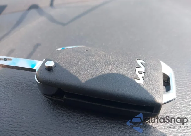 3KPF24AD5RE778926: 43120596