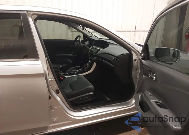 1HGCR2F87FA113086: 43119954