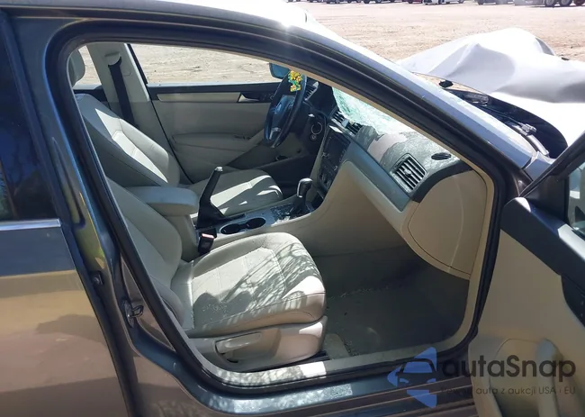 1VWBS7A38EC043587: 43121116