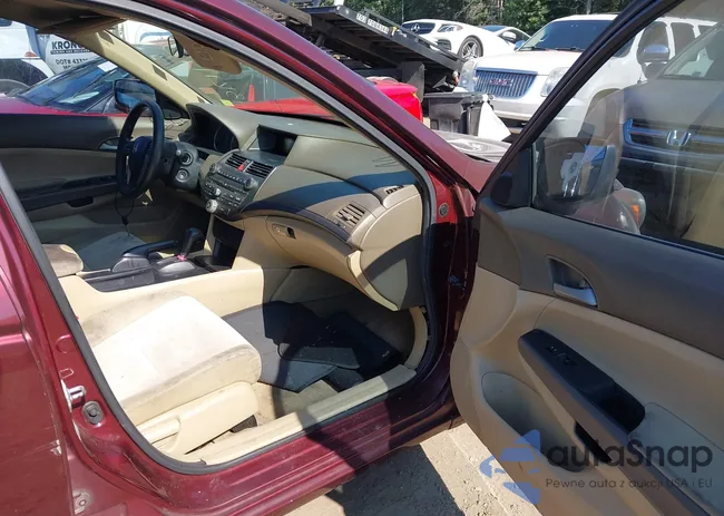 1HGCP2F30AA171060: 43121143