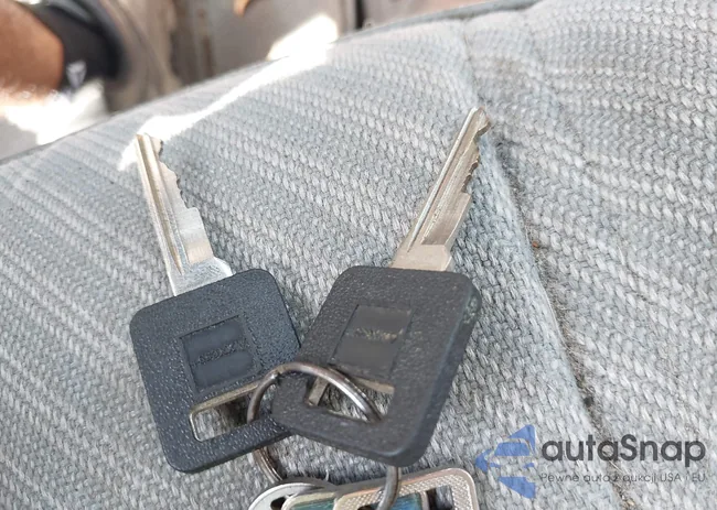 1JCMR7812JT056615: 43121404