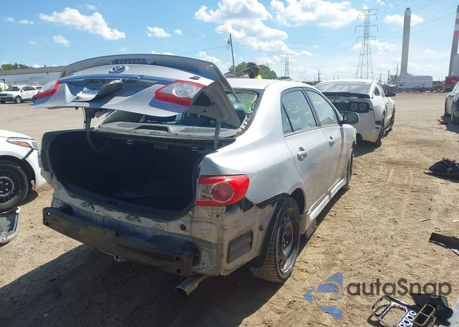 2T1BU4EE6DC933308: 43121571