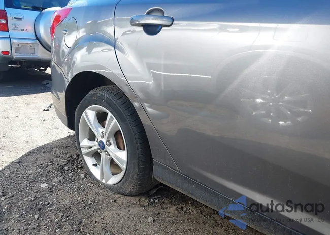 1FADP3F27EL401676: 43122149