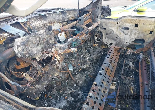 1FTNF21L83EC06408: 43122474