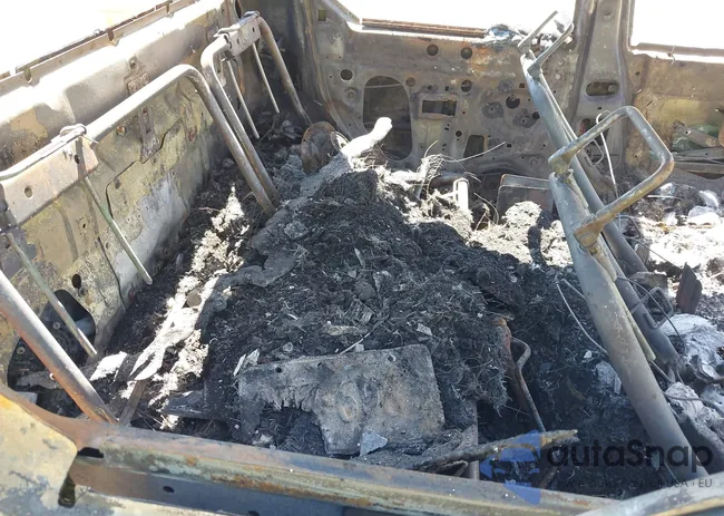 1FMZU77E02UA94717: 43122534