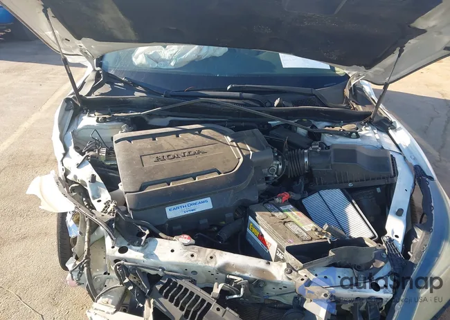 1HGCR3F88FA005937: 43122564