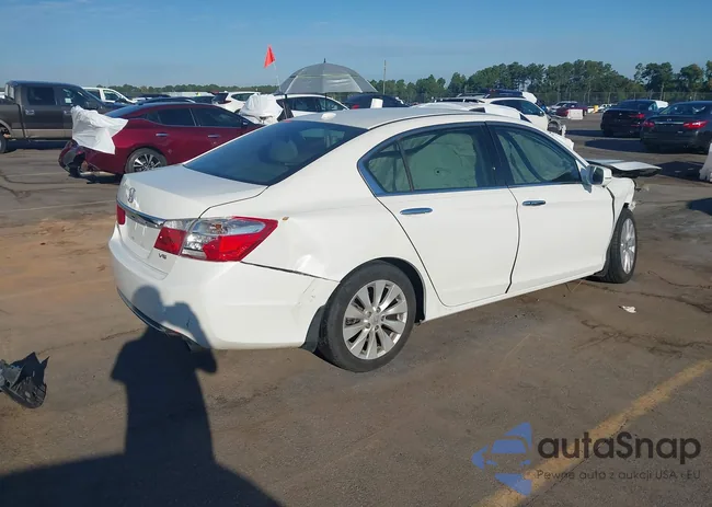 1HGCR3F88FA005937: 43122564