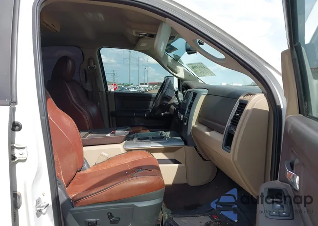 3C6UD5DL1CG147572: 43121908