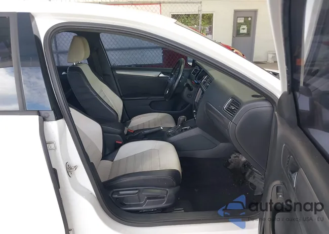 3VWD17AJ8GM237693: 43122687