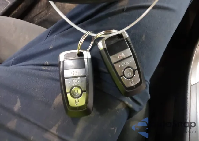 3FA6P0LU0HR357703: 43122716