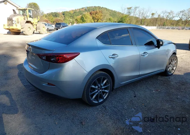 3MZBN1V38JM207802: 43122821