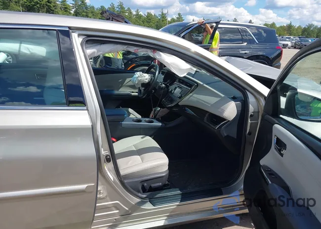 4T1BK1EB9EU101729: 43122955