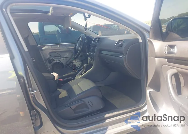 3VWPL7AJ1EM601733: 43123049