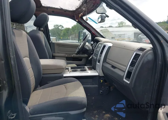 3D7UT2HL1AG189568: 43124076