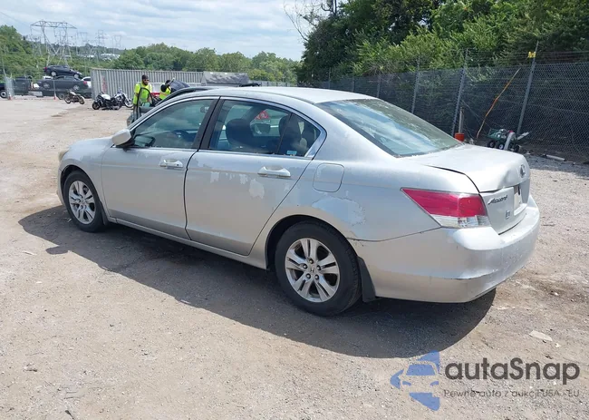 1HGCP26488A105519: 43124091