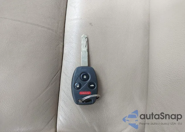 1HGCP2F67BA063949: 43124556