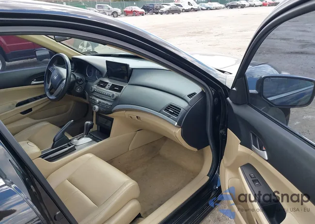 1HGCP2F67BA063949: 43124556