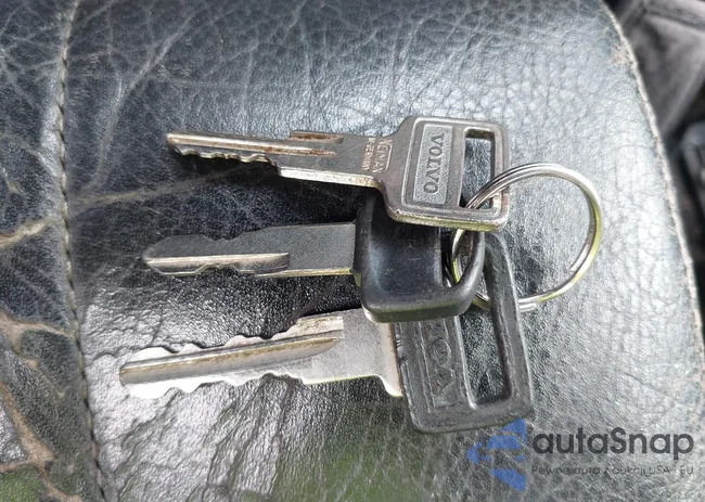 YV1AX8844F1130933: 43123794