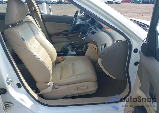 1HGCP36889A043808: 43123985