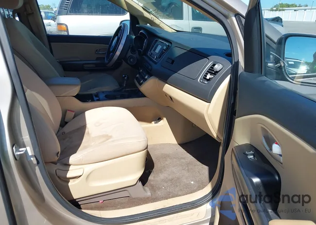 KNDMB5C13G6180109: 43125584