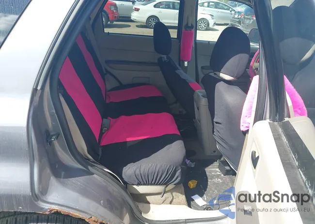 1FMCU93158KA03725: 43125058