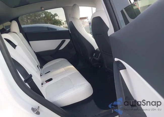 5YJYGDEE1MF271568: 43126405