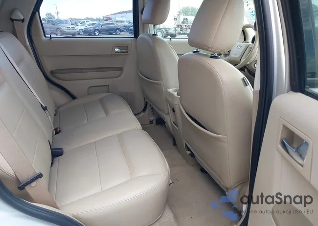 1FMCU041X8KD14979: 43126567