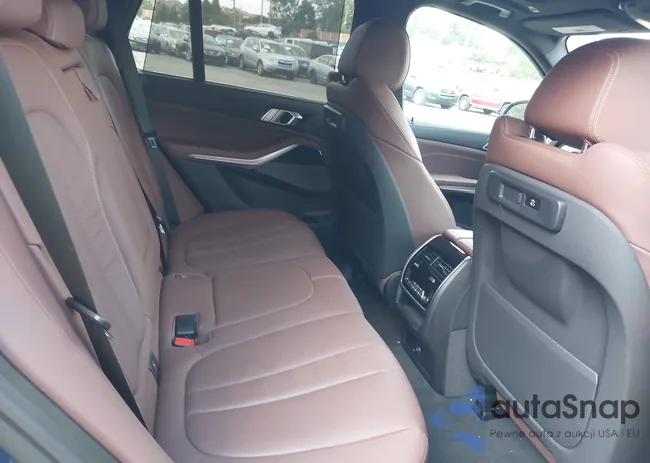 5UXCR6C58KLL63675: 43125725