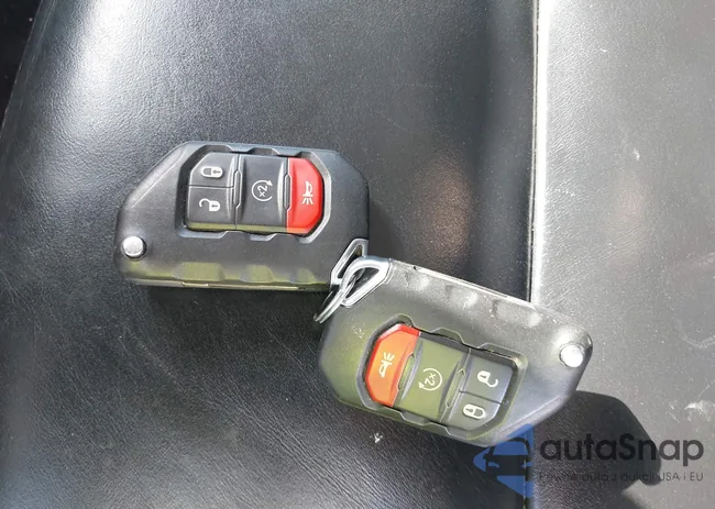 1C4HJXEG2MW563570: 43127317