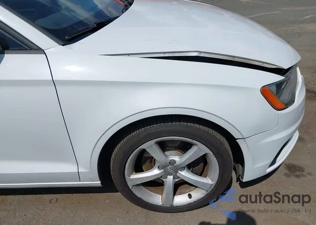 WAUBFGFF8F1040760: 43127654