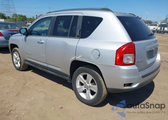 1C4NJDBBXCD597079: 43128169