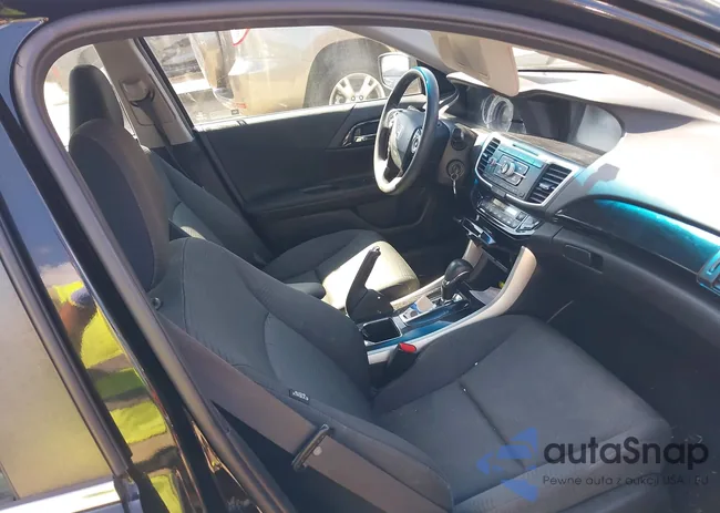 1HGCR2F31HA037095: 43128514