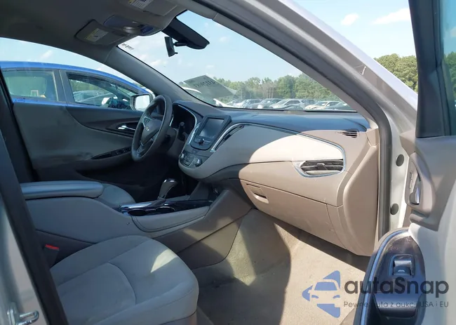 1G1ZD5ST3JF200667: 43129083