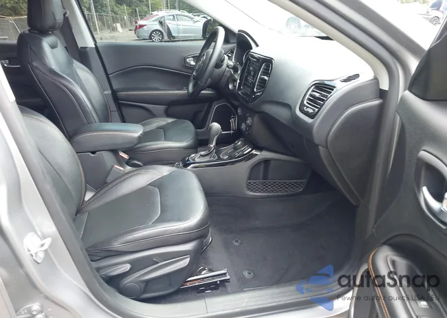 3C4NJDCB1KT747555: 43129194