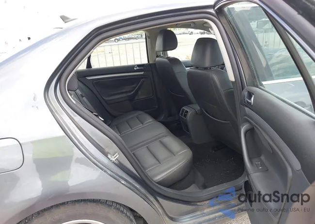 3VWRZ71K88M198225: 43129611