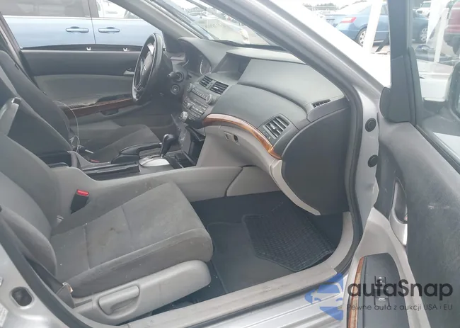 1HGCP2F79CA029201: 43128906