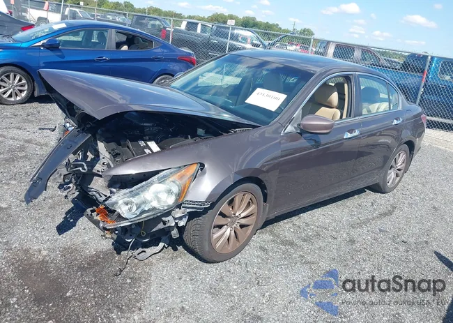 1HGCP3F7XCA004815: 43130100